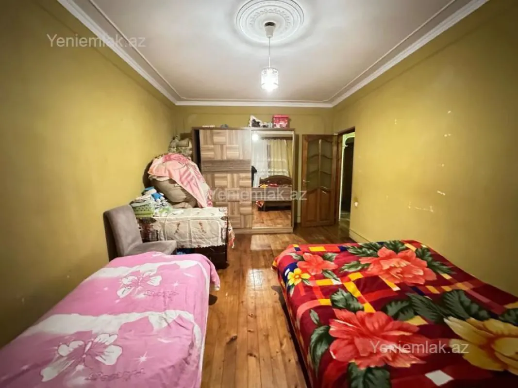 Satılır 3 otaqlı köhnə tikili 80 m²