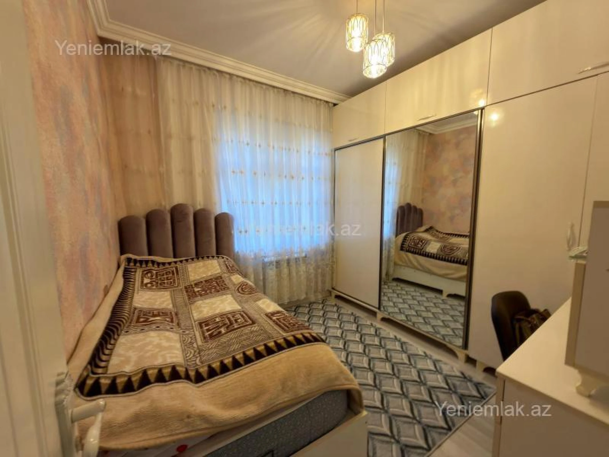 Satılır 3 otaqlı köhnə tikili 70 m²