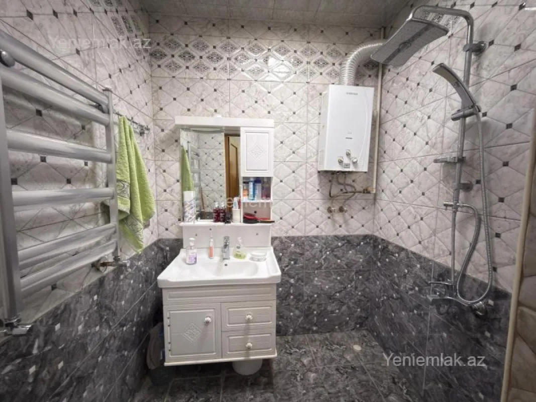 Satılır 3 otaqlı köhnə tikili 70 m²
