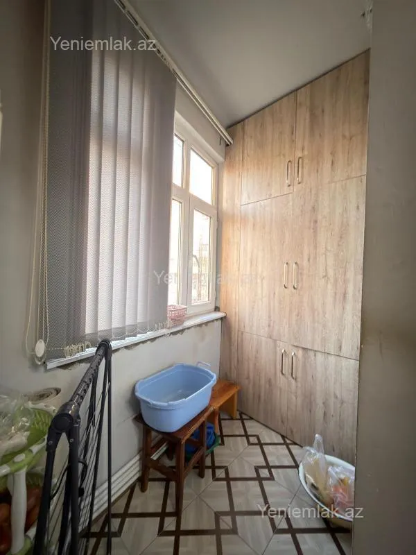 Satılır 3 otaqlı köhnə tikili 70 m²