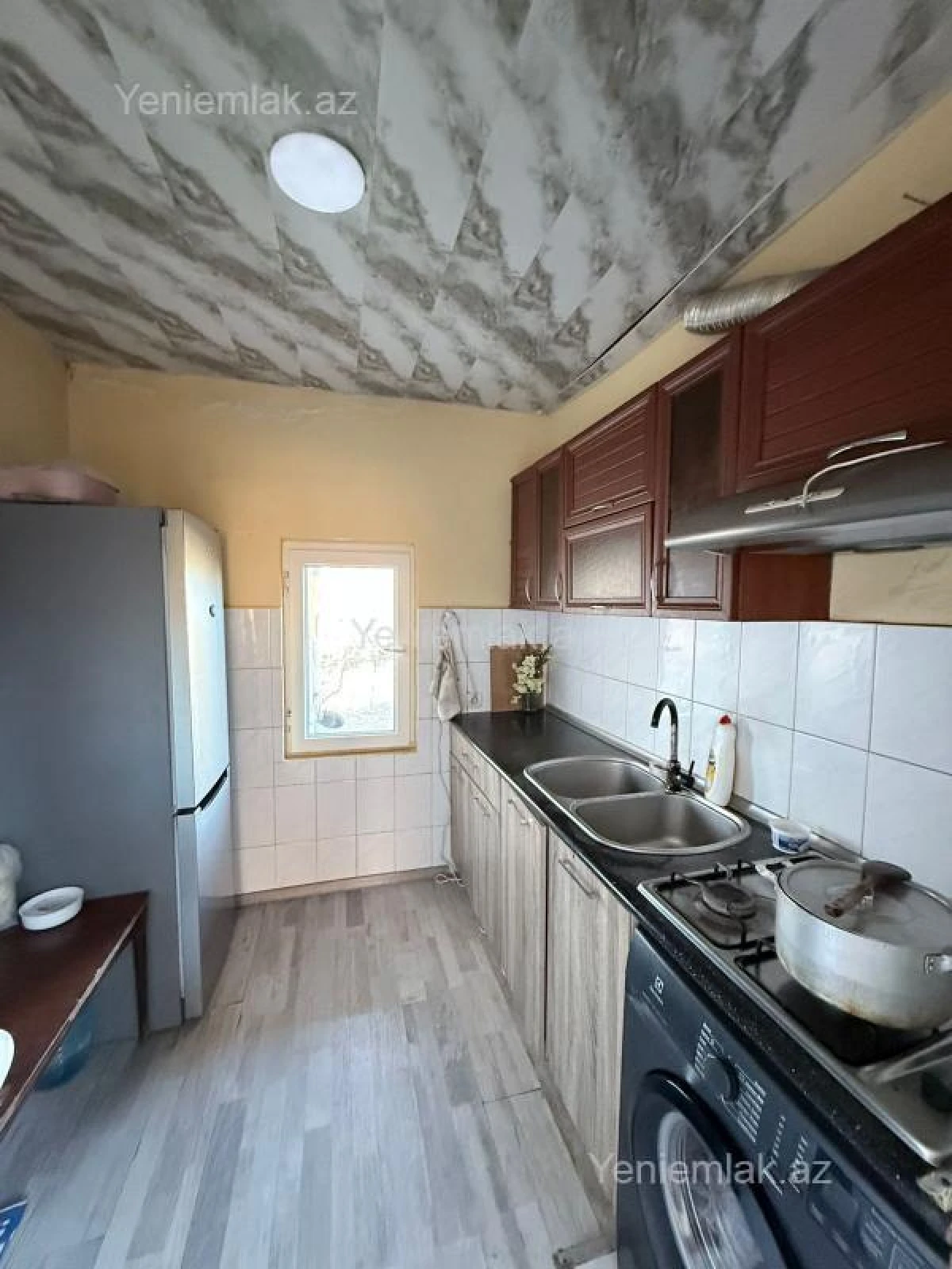 Satılır 6 otaqlı həyət evi 250 m²