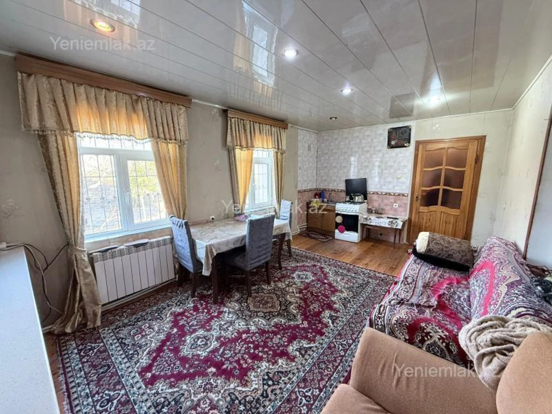 Satılır 6 otaqlı həyət evi 250 m²