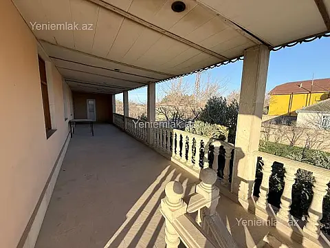 Satılır 6 otaqlı həyət evi 250 m²