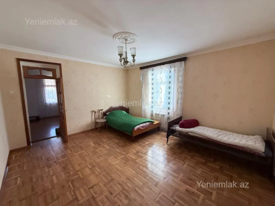 Satılır 6 otaqlı həyət evi 250 m²