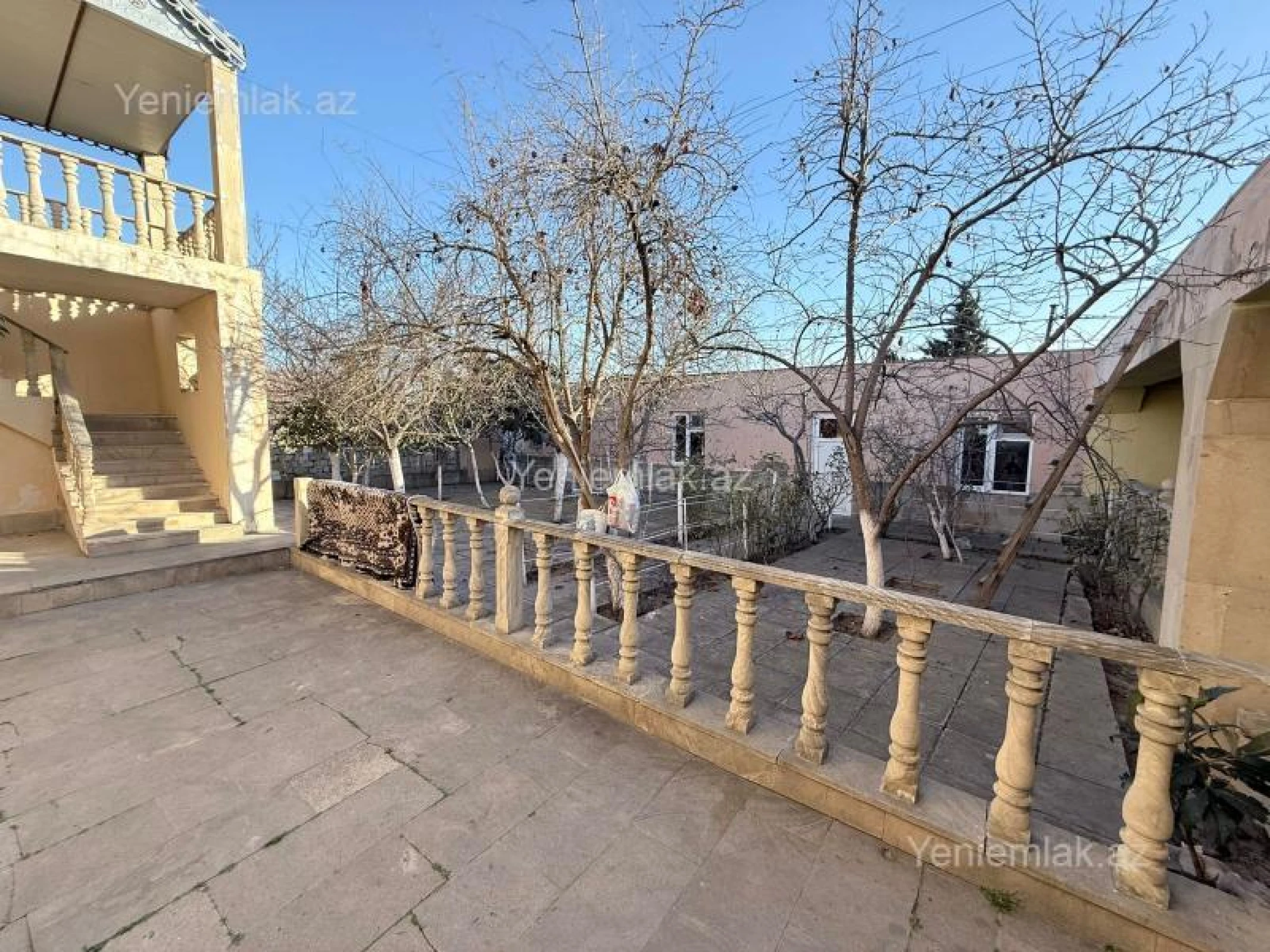 Satılır 6 otaqlı həyət evi 250 m²