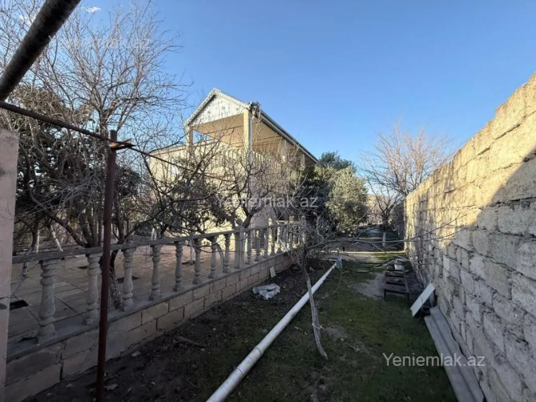 Satılır 6 otaqlı həyət evi 250 m²