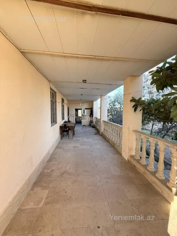 Satılır 6 otaqlı həyət evi 250 m²