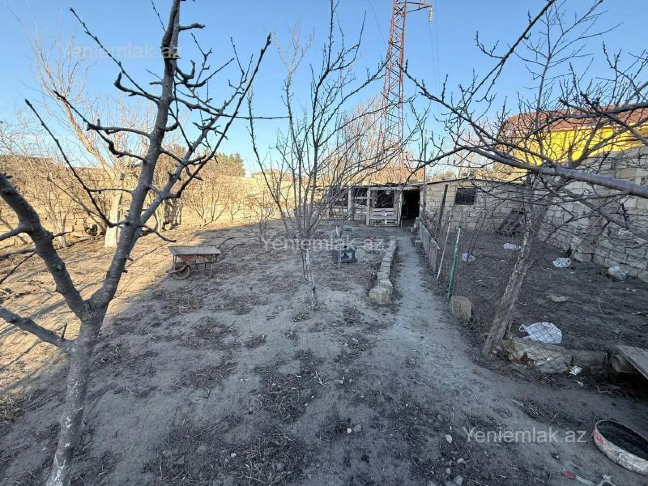 Satılır 6 otaqlı həyət evi 250 m²