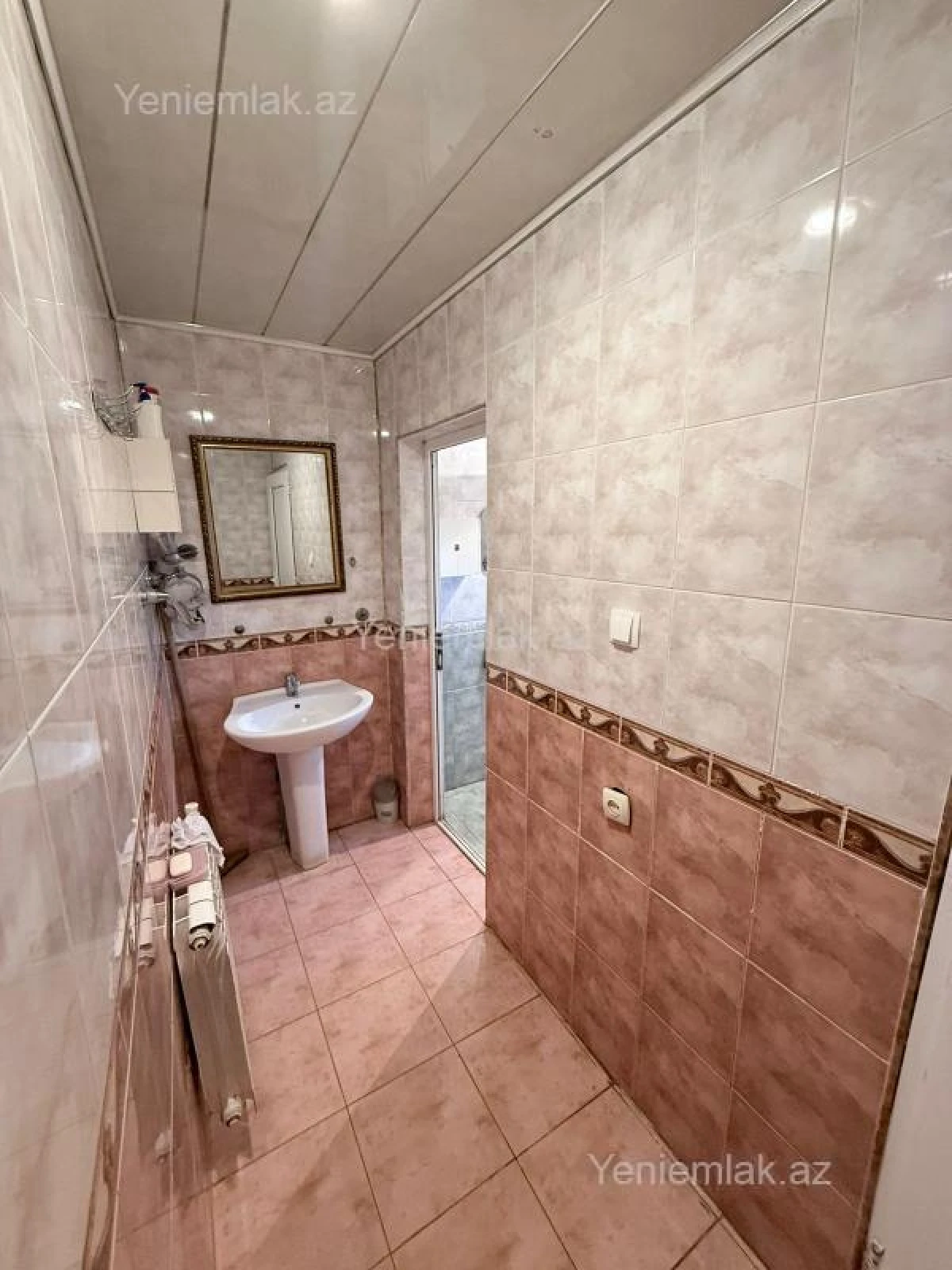 Satılır 6 otaqlı həyət evi 250 m²