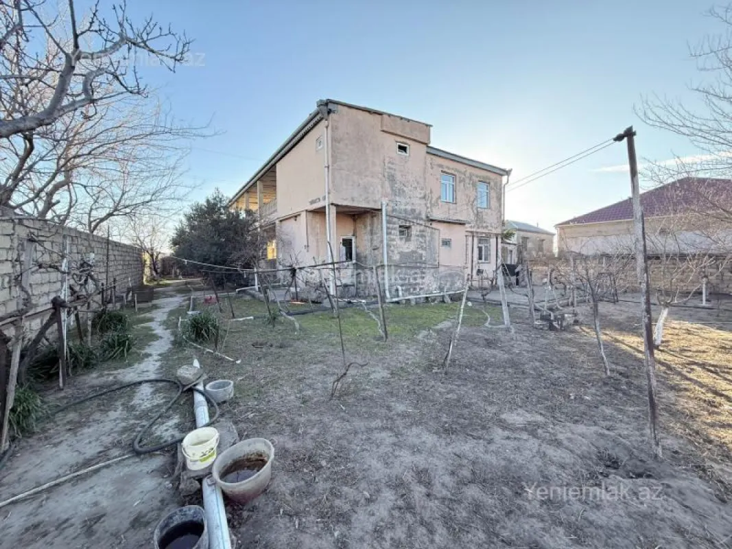 Satılır 6 otaqlı həyət evi 250 m²