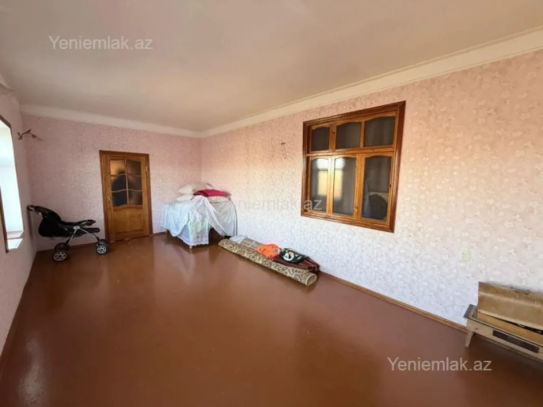 Satılır 6 otaqlı həyət evi 250 m²