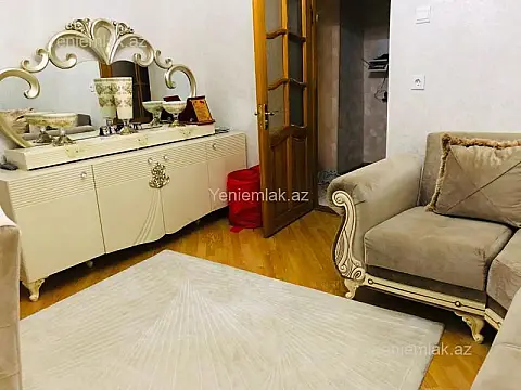 Satılır 3 otaqlı köhnə tikili 65 m² — Sumqayıt, 8-ci mikrorayon 3 otaq 65.00 m²
