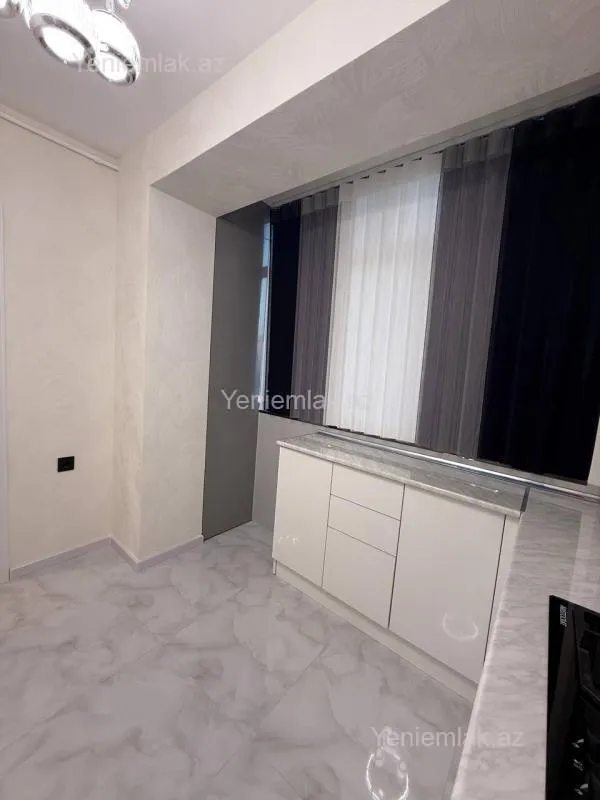 Satılır 3 otaqlı köhnə tikili 70 m²