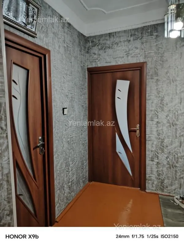 Satılır 4 otaqlı köhnə tikili 90 m²