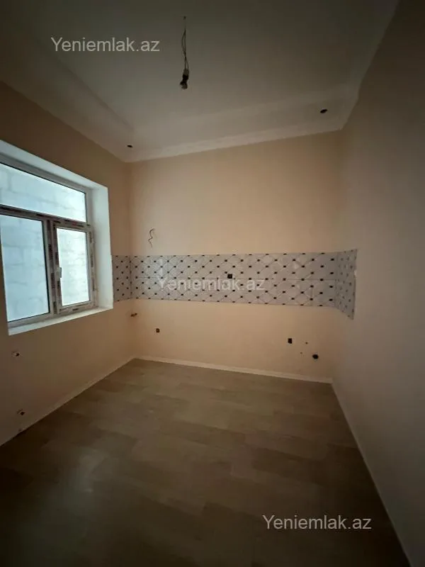Satılır 4 otaqlı həyət evi 140 m²