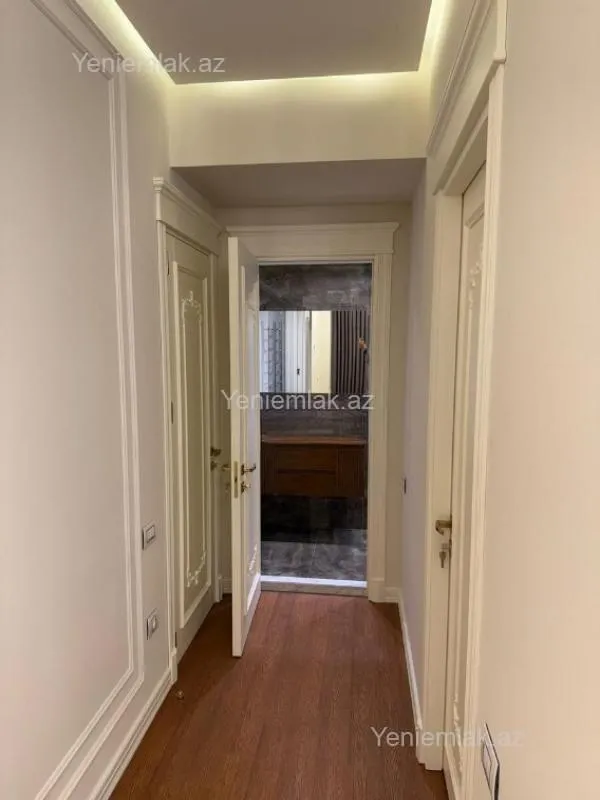 Satılır 4 otaqlı yeni tikili 190 m²