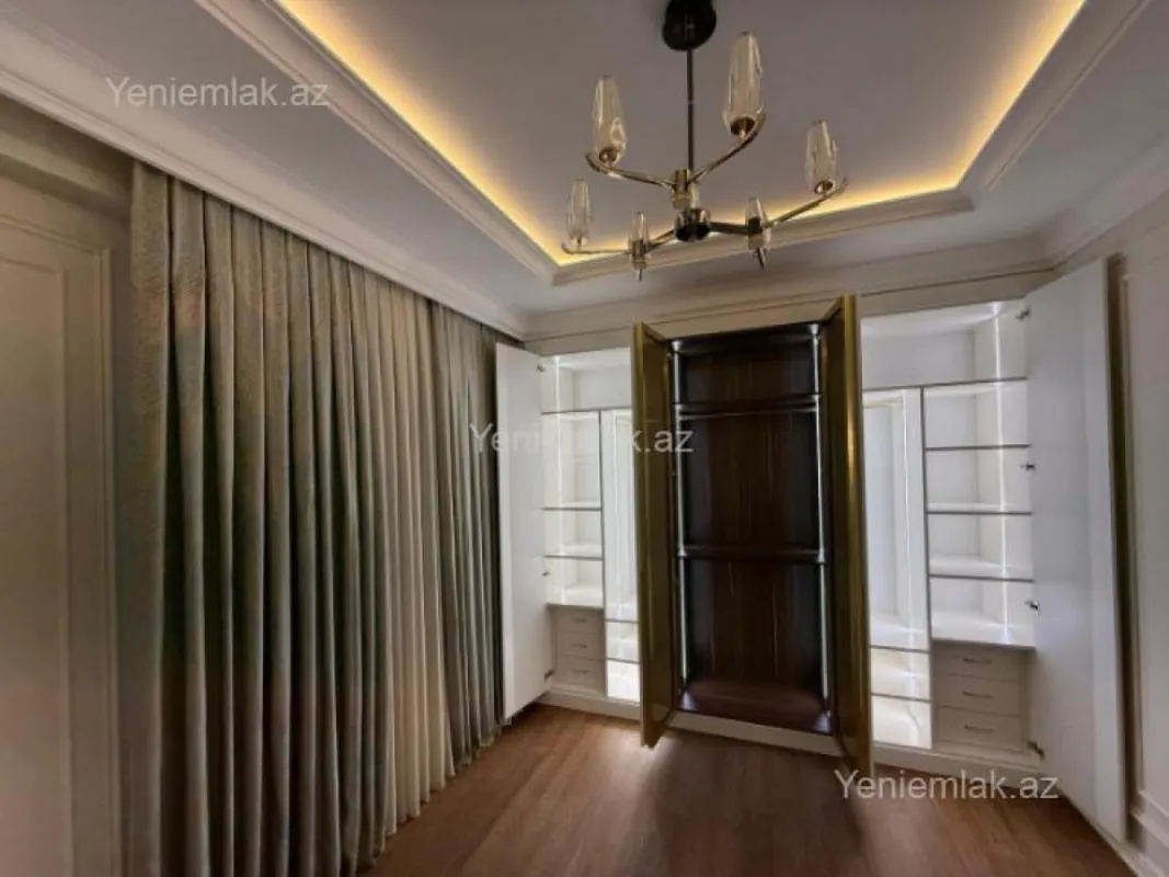 Satılır 4 otaqlı yeni tikili 190 m²