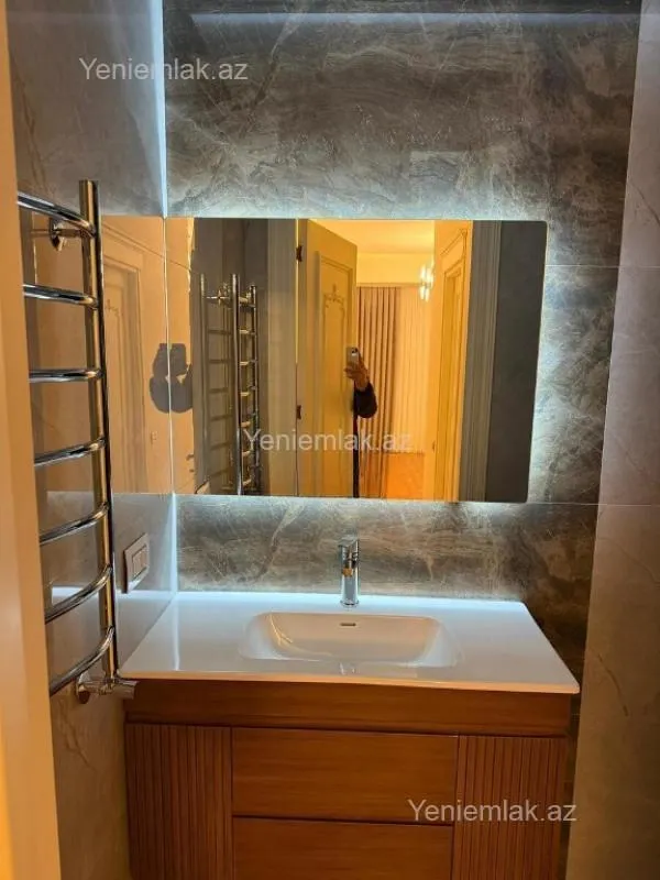 Satılır 4 otaqlı yeni tikili 190 m²