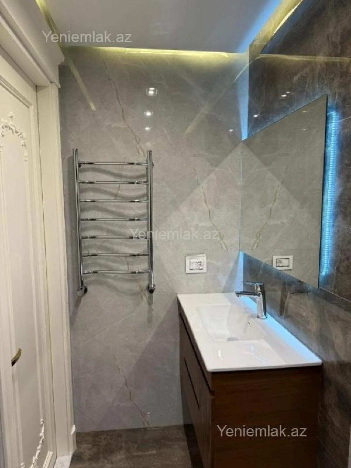 Satılır 4 otaqlı yeni tikili 190 m²