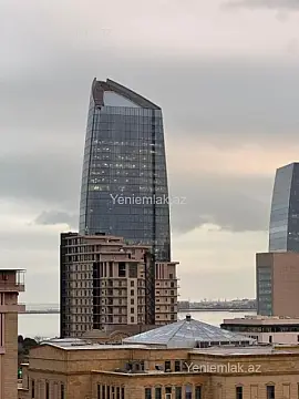 Satılır 4 otaqlı yeni tikili 190 m²