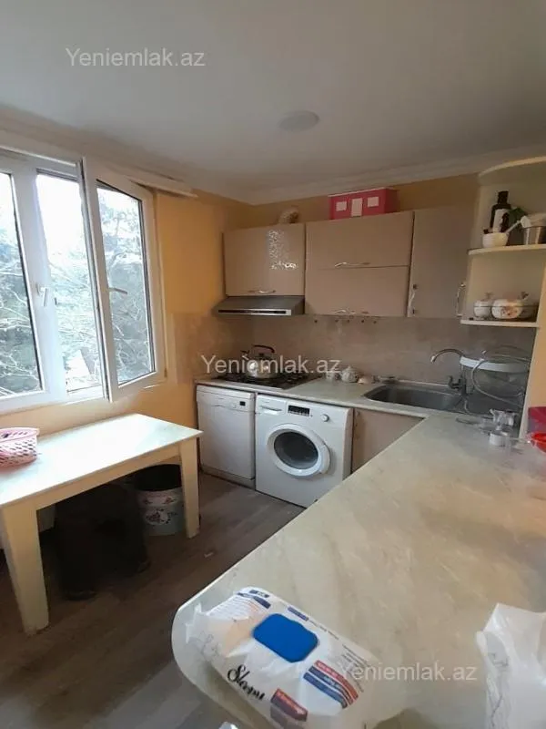 Satılır 3 otaqlı köhnə tikili 70 m²