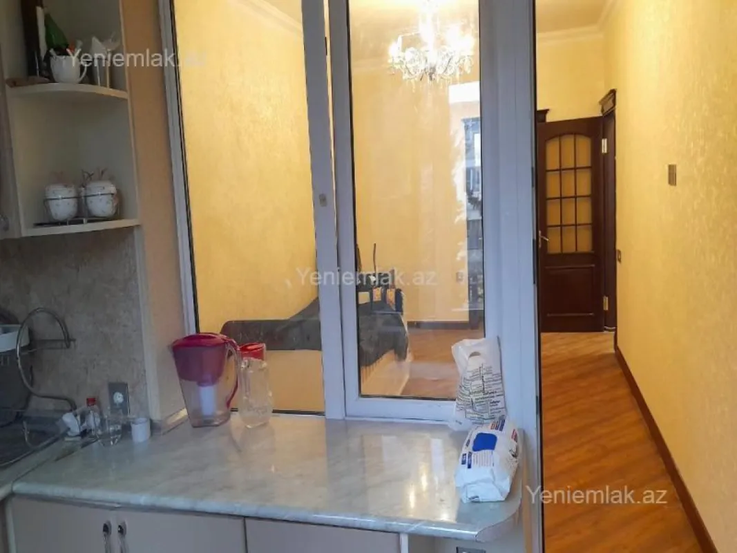 Satılır 3 otaqlı köhnə tikili 70 m²