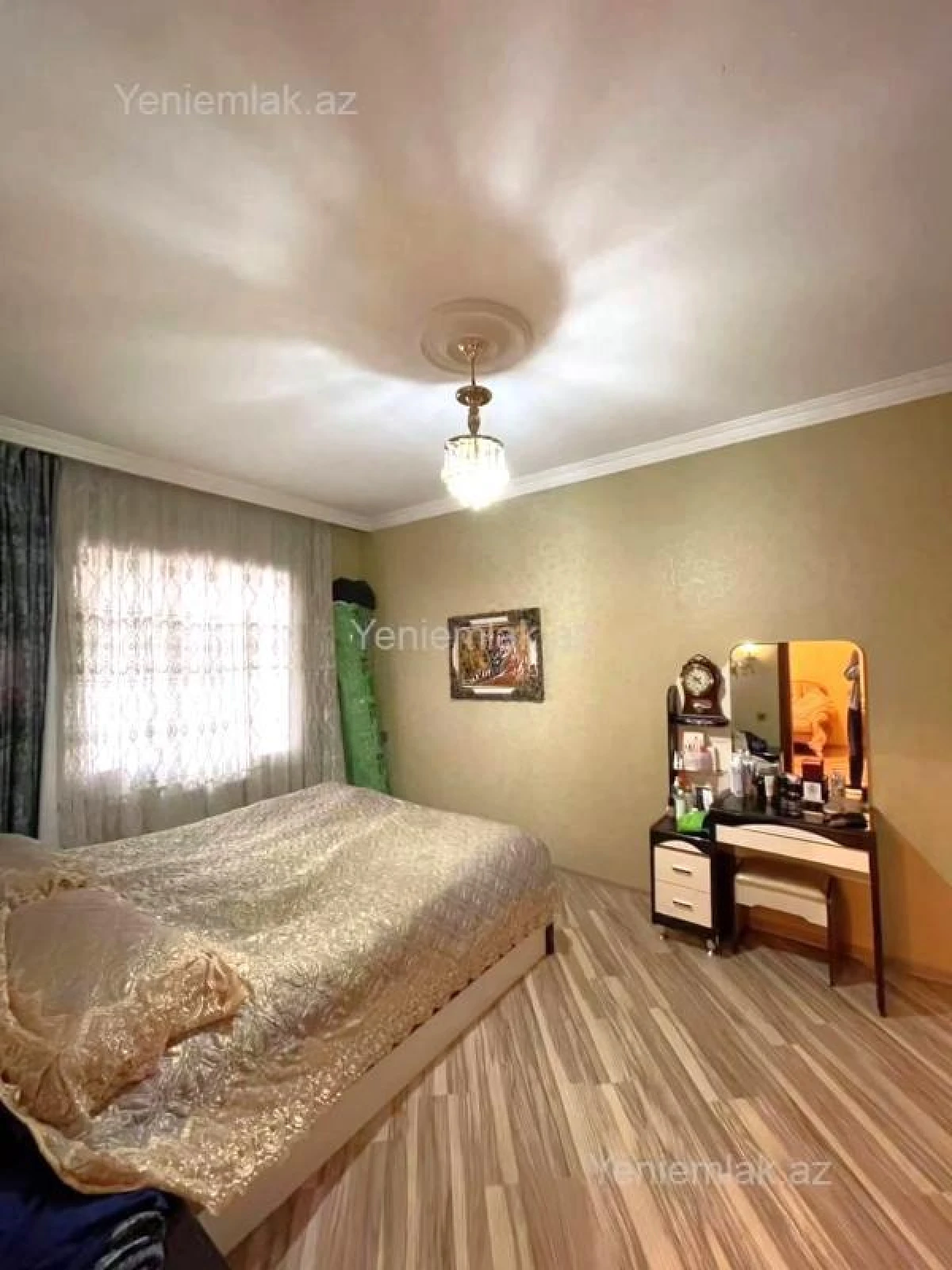 Satılır 5 otaqlı köhnə tikili 120 m²
