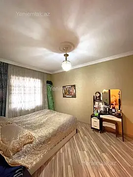 Satılır 5 otaqlı köhnə tikili 120 m²