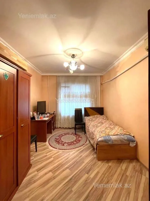 Satılır 5 otaqlı köhnə tikili 120 m²
