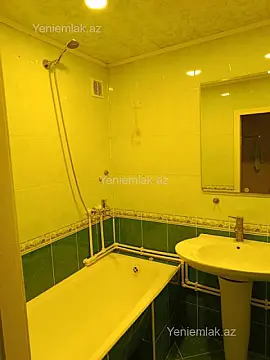 Satılır 4 otaqlı köhnə tikili 98 m²