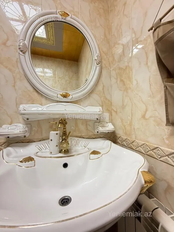 Satılır 4 otaqlı yeni tikili 250 m²