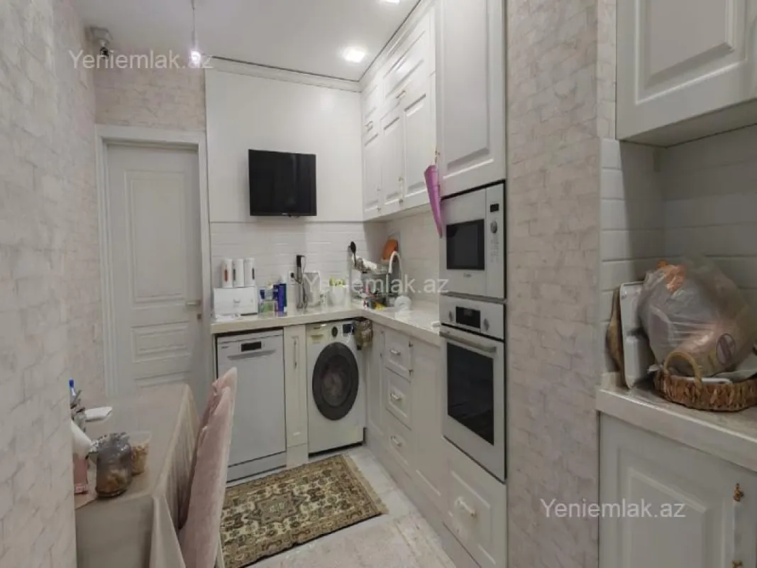 Satılır 4 otaqlı köhnə tikili 100 m²