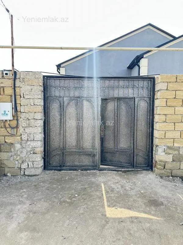 Satılır 4 otaqlı həyət evi 100 m²