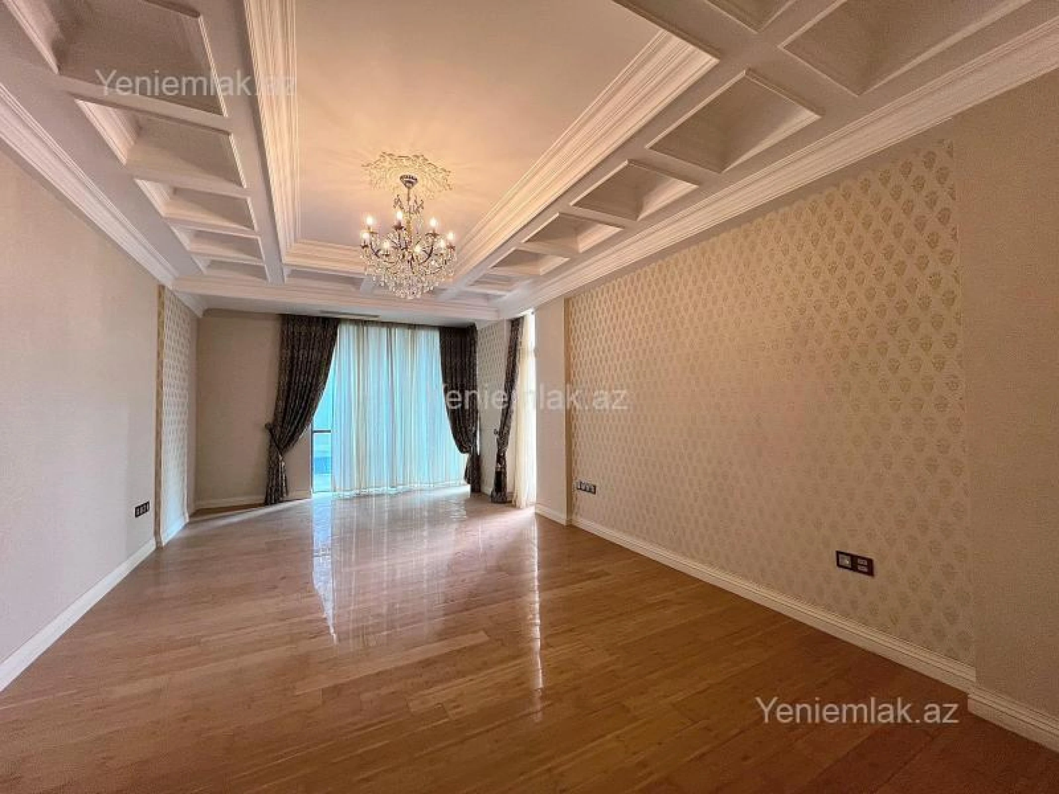 Satılır 4 otaqlı yeni tikili 240 m²
