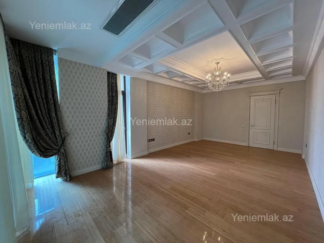 Satılır 4 otaqlı yeni tikili 240 m²