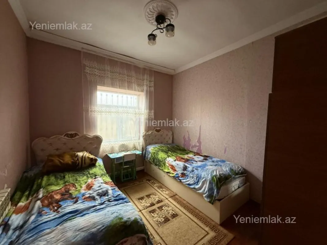 Satılır 5 otaqlı həyət evi 150 m²