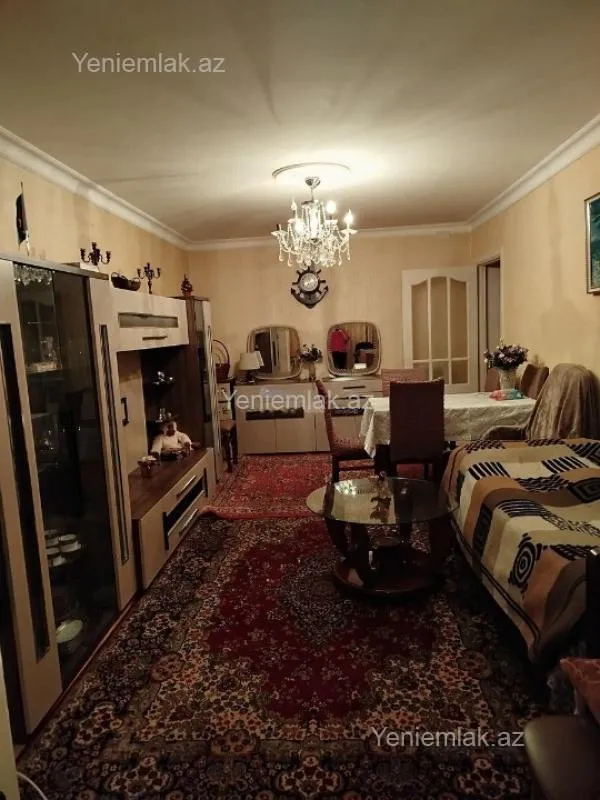 Satılır 2 otaqlı köhnə tikili 65 m²