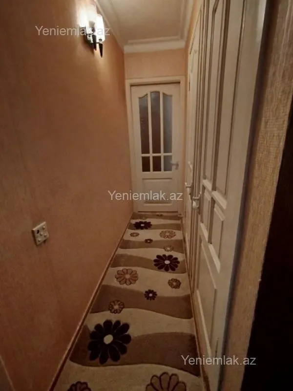 Satılır 2 otaqlı köhnə tikili 65 m²