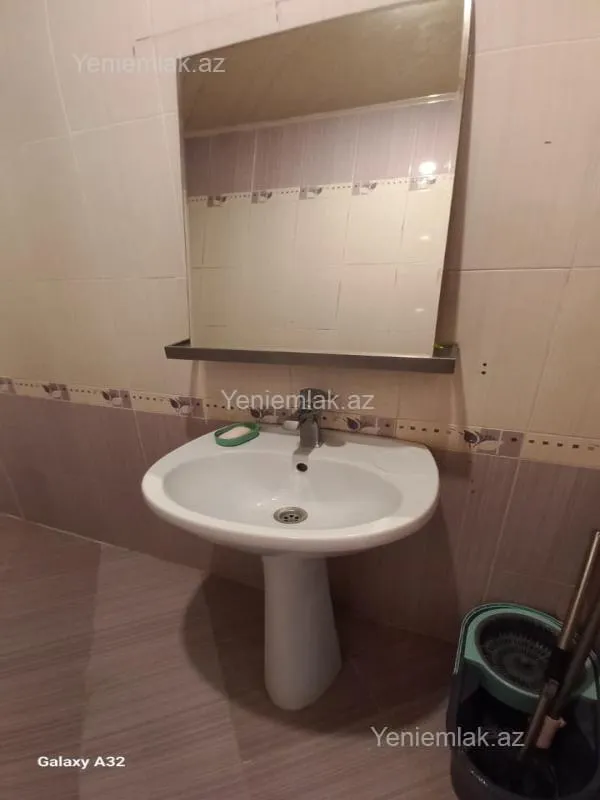 Satılır 3 otaqlı köhnə tikili 90 m²