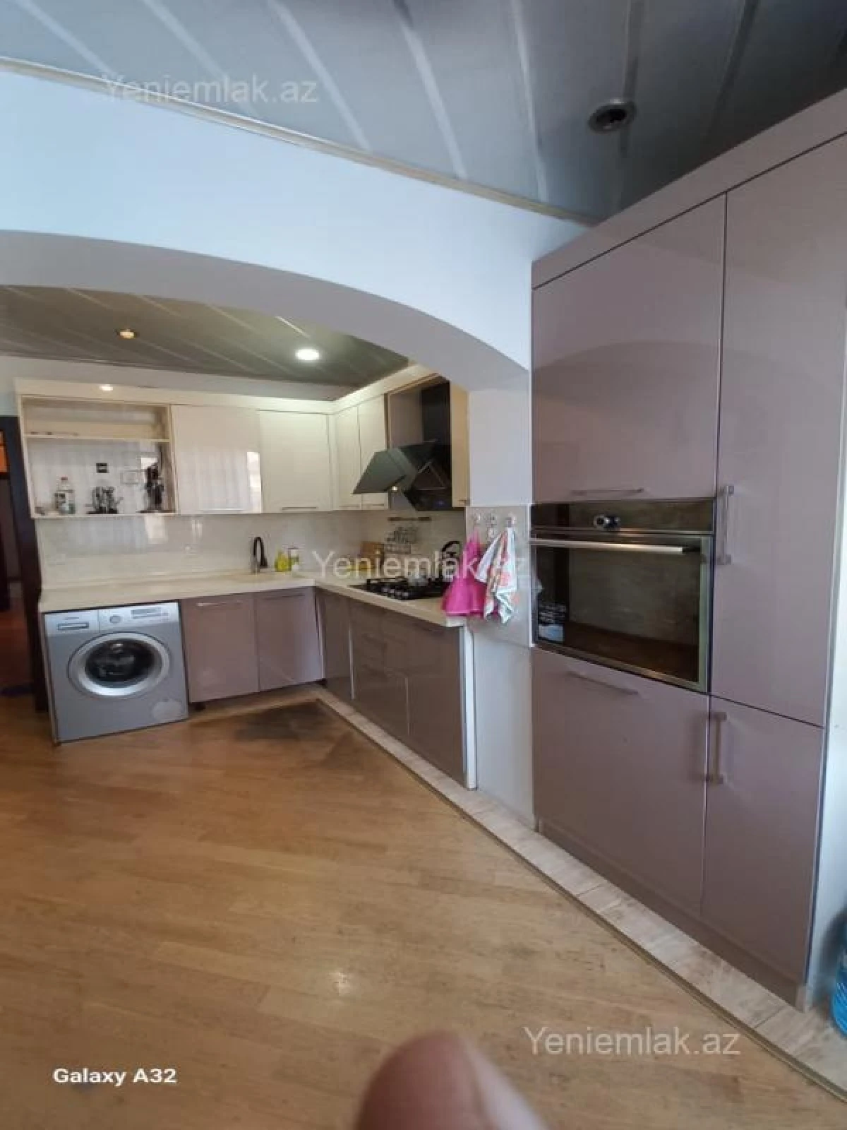 Satılır 3 otaqlı köhnə tikili 90 m²