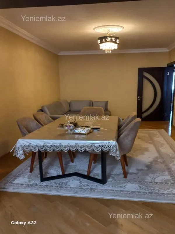 Satılır 3 otaqlı köhnə tikili 90 m²