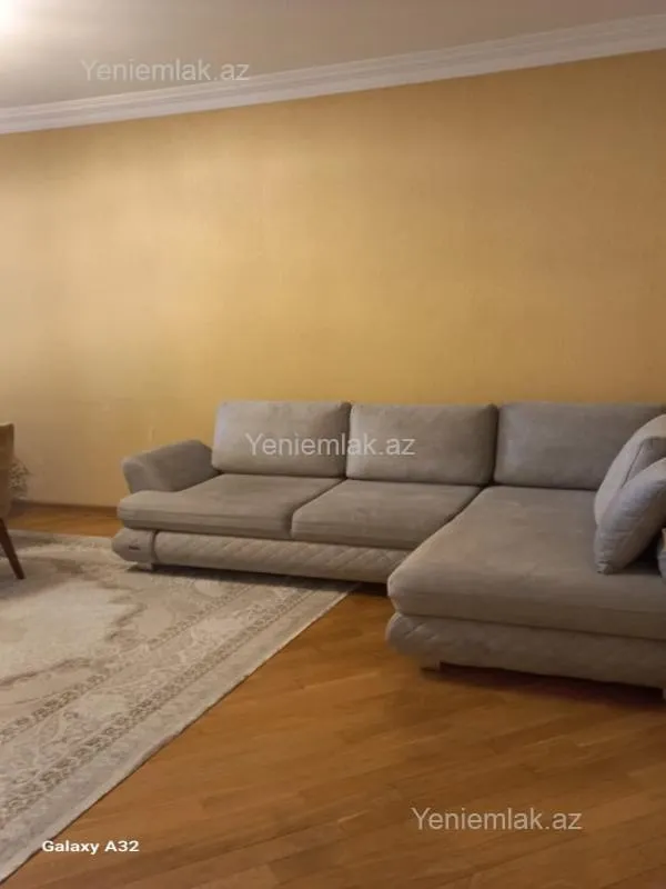 Satılır 3 otaqlı köhnə tikili 90 m²