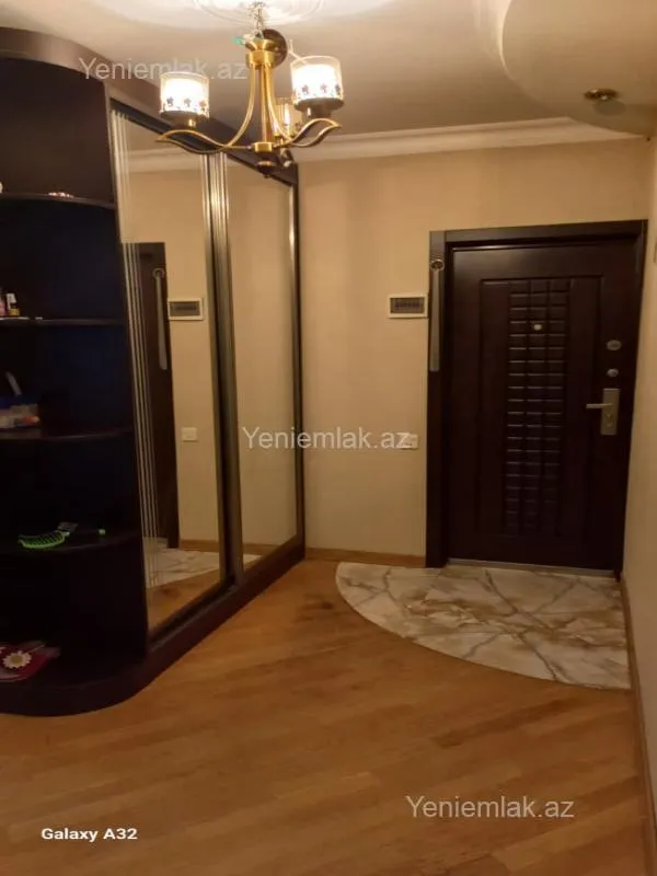 Satılır 3 otaqlı köhnə tikili 90 m²