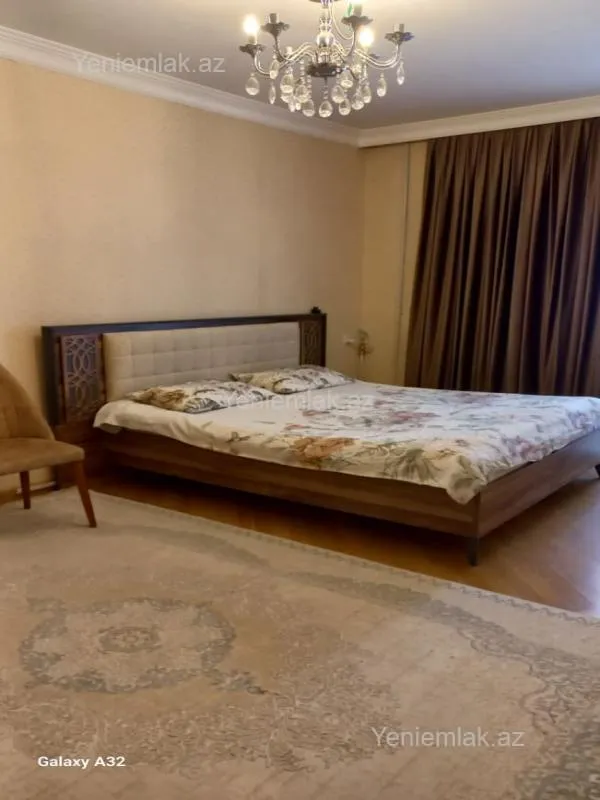 Satılır 3 otaqlı köhnə tikili 90 m²