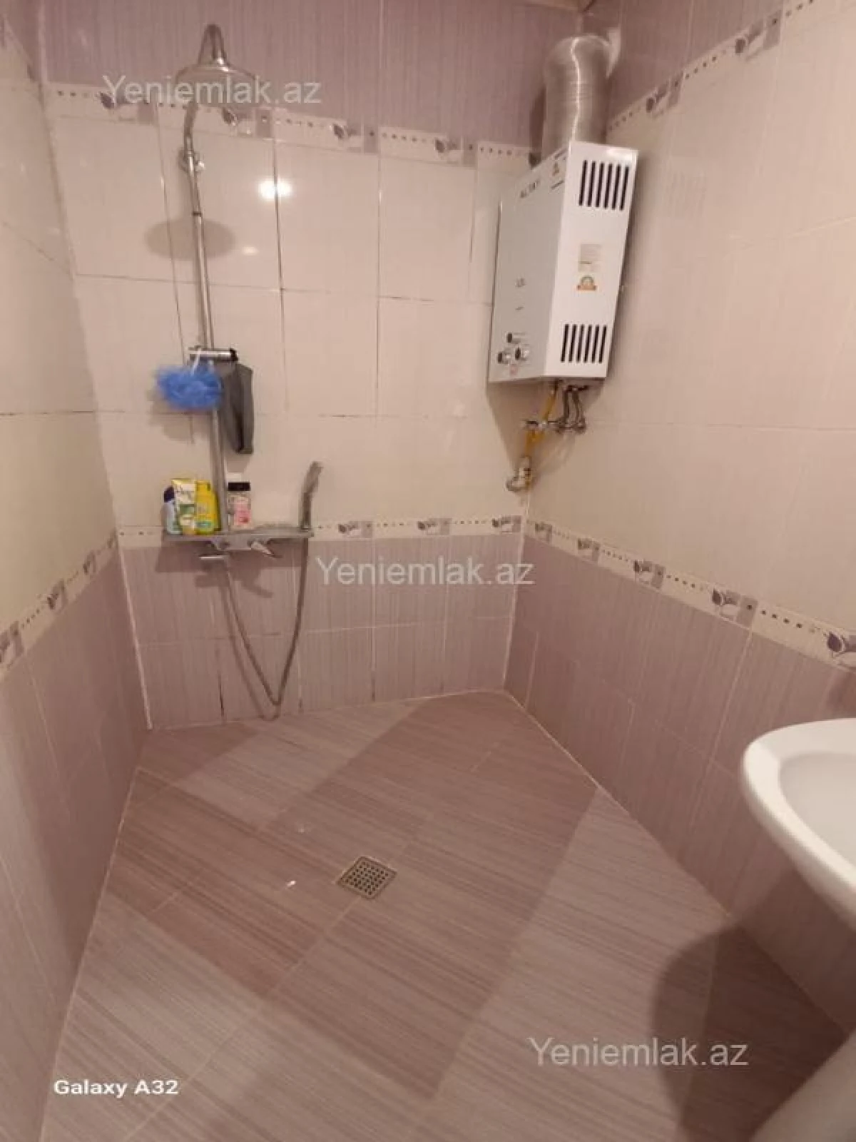 Satılır 3 otaqlı köhnə tikili 90 m²