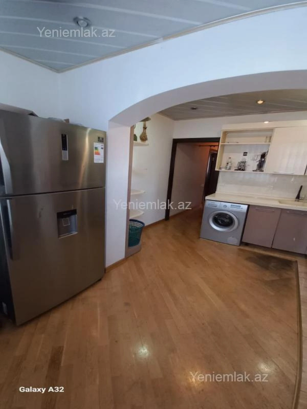 Satılır 3 otaqlı köhnə tikili 90 m²