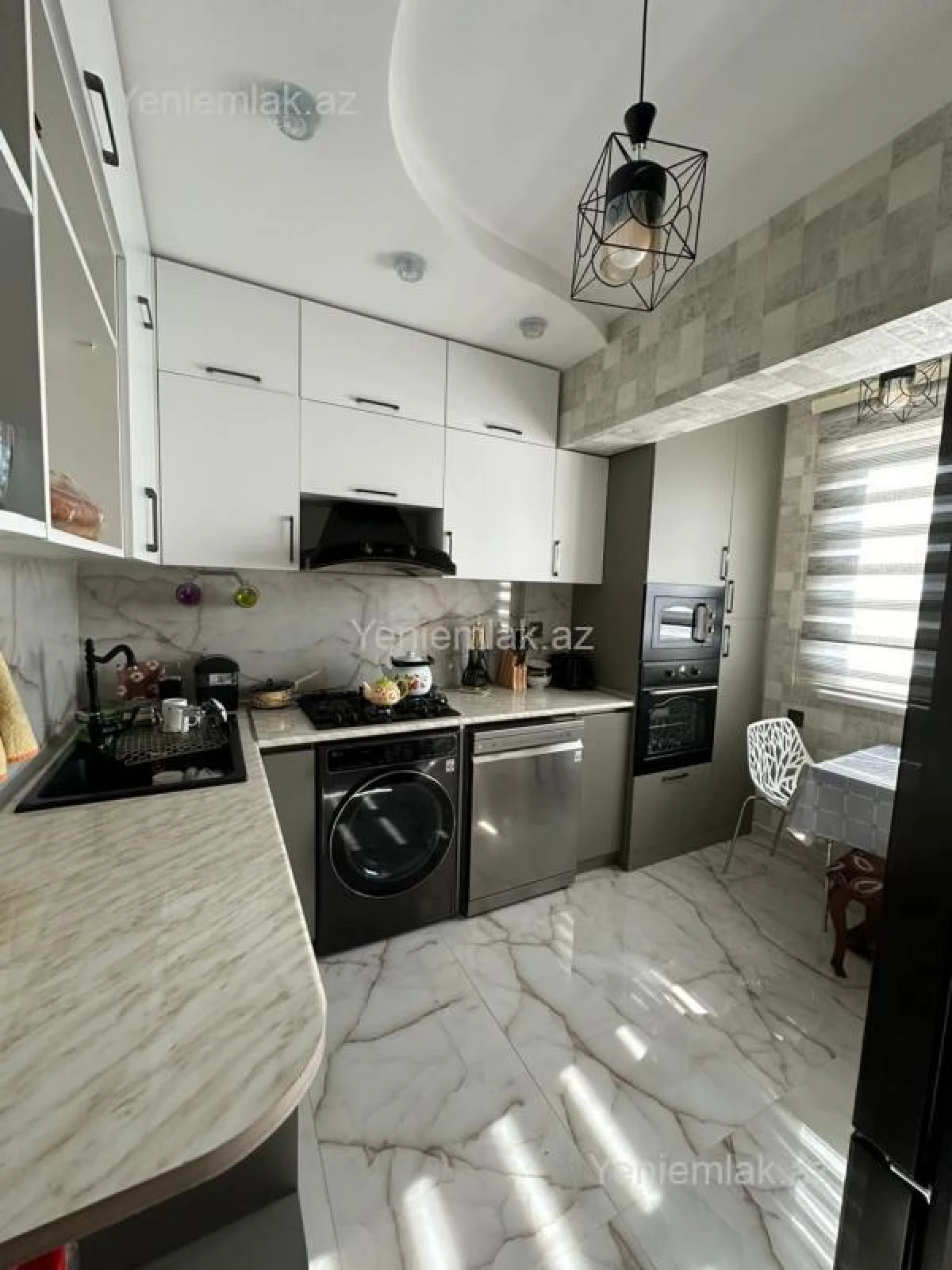 Satılır 3 otaqlı köhnə tikili 90 m²