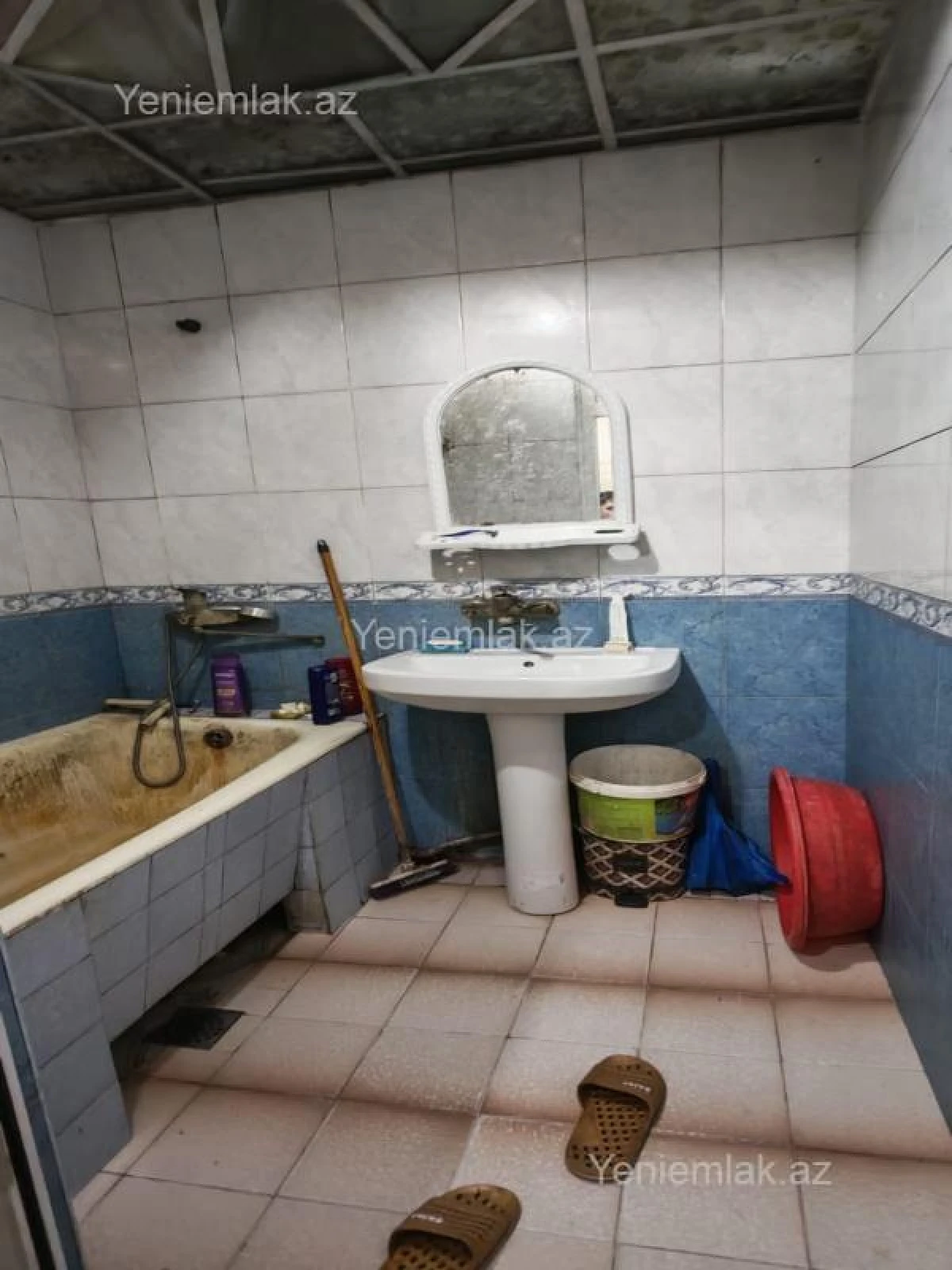 Satılır 2 otaqlı köhnə tikili 60 m²