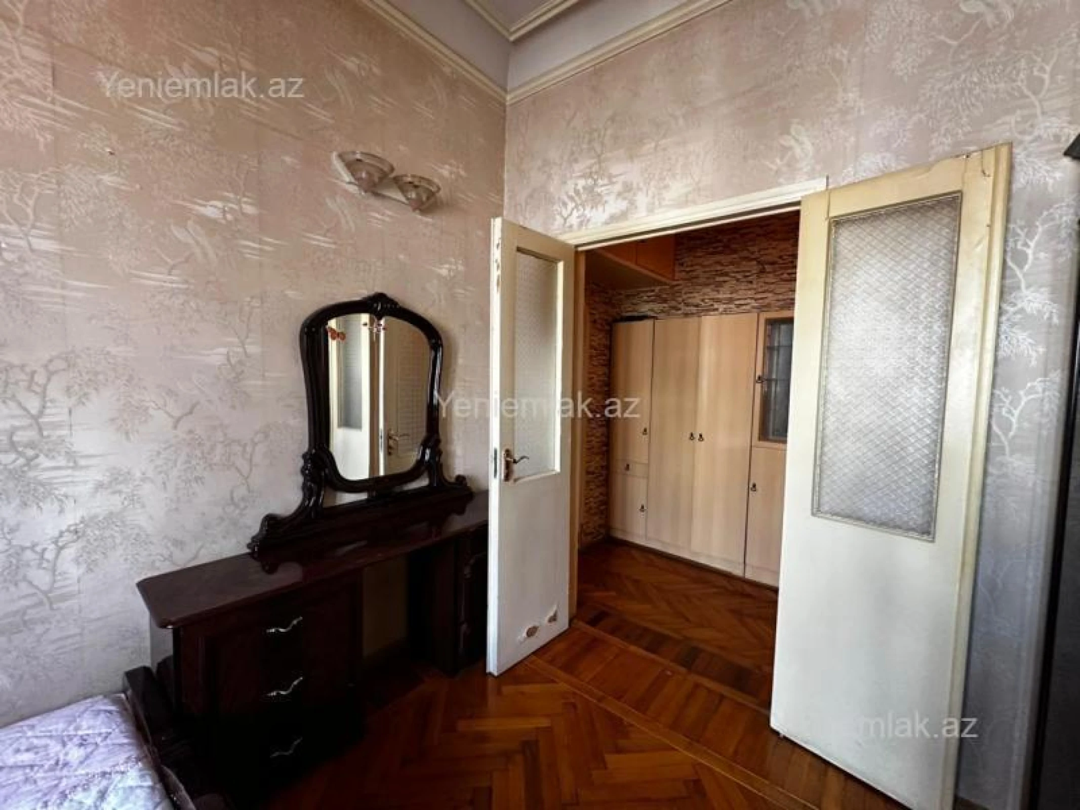 Satılır 2 otaqlı köhnə tikili 55 m²