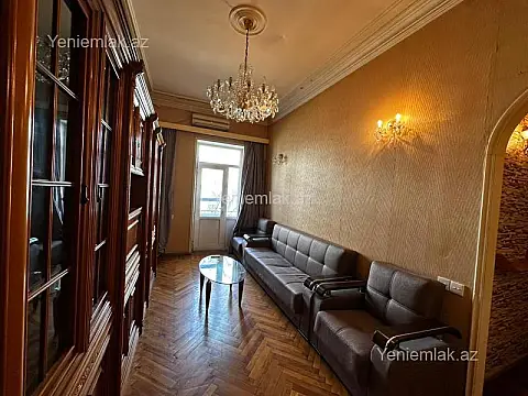 Satılır 2 otaqlı köhnə tikili 55 m²